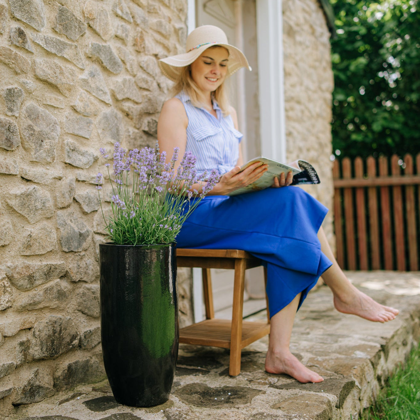 Doniczka ceramiczna Atena - Czarna