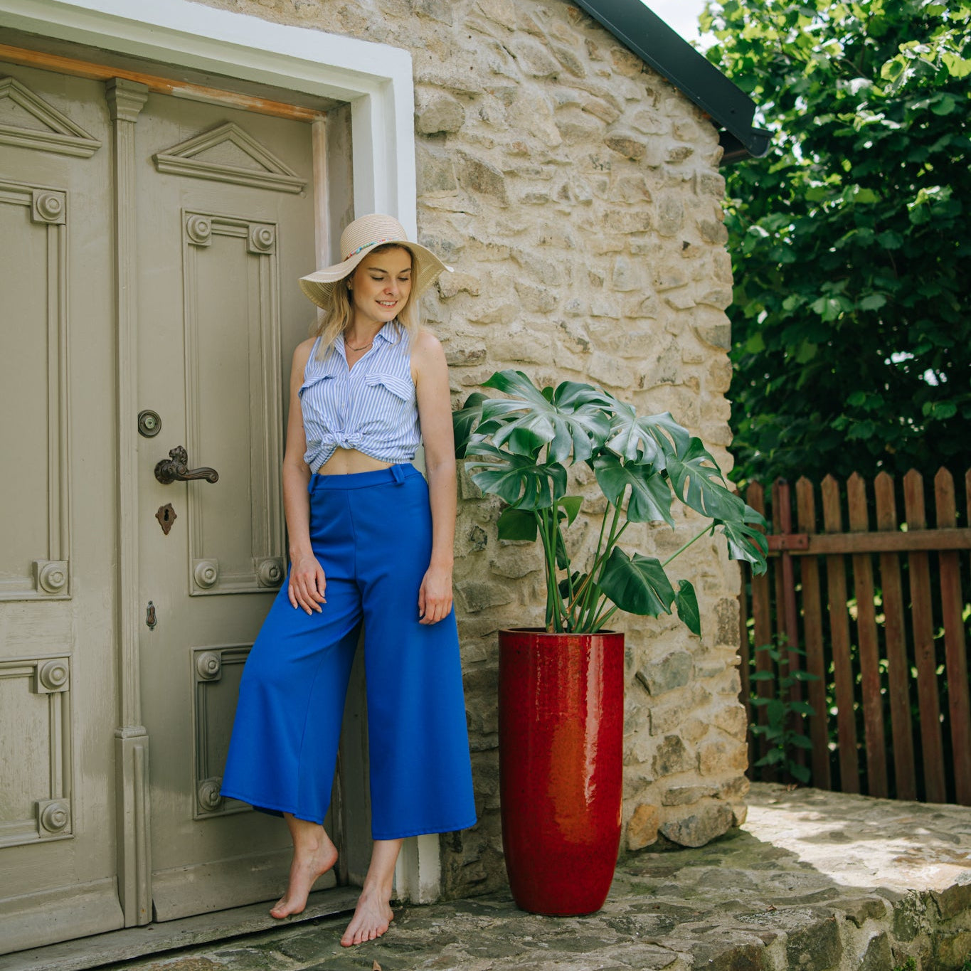 Doniczka ceramiczna Atena - tropikalna czerwień