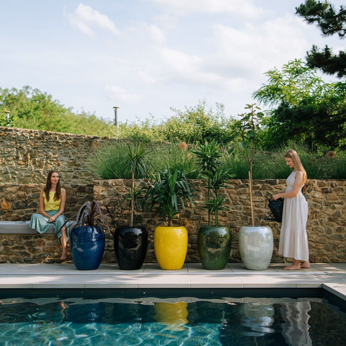 Doniczka ceramiczna Galilee - Czarna