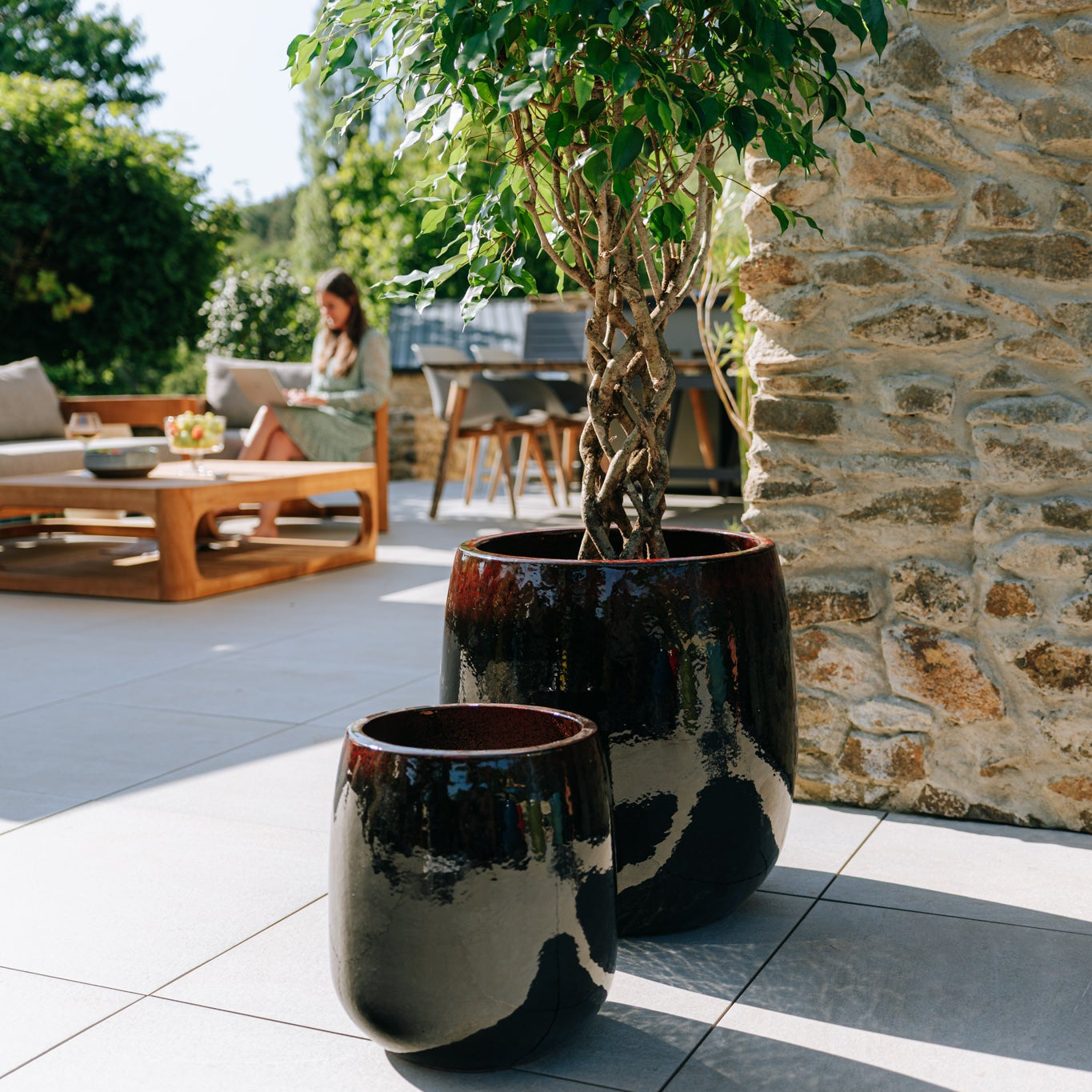 Doniczka ceramiczna SOCRATE - czarno-czerwona