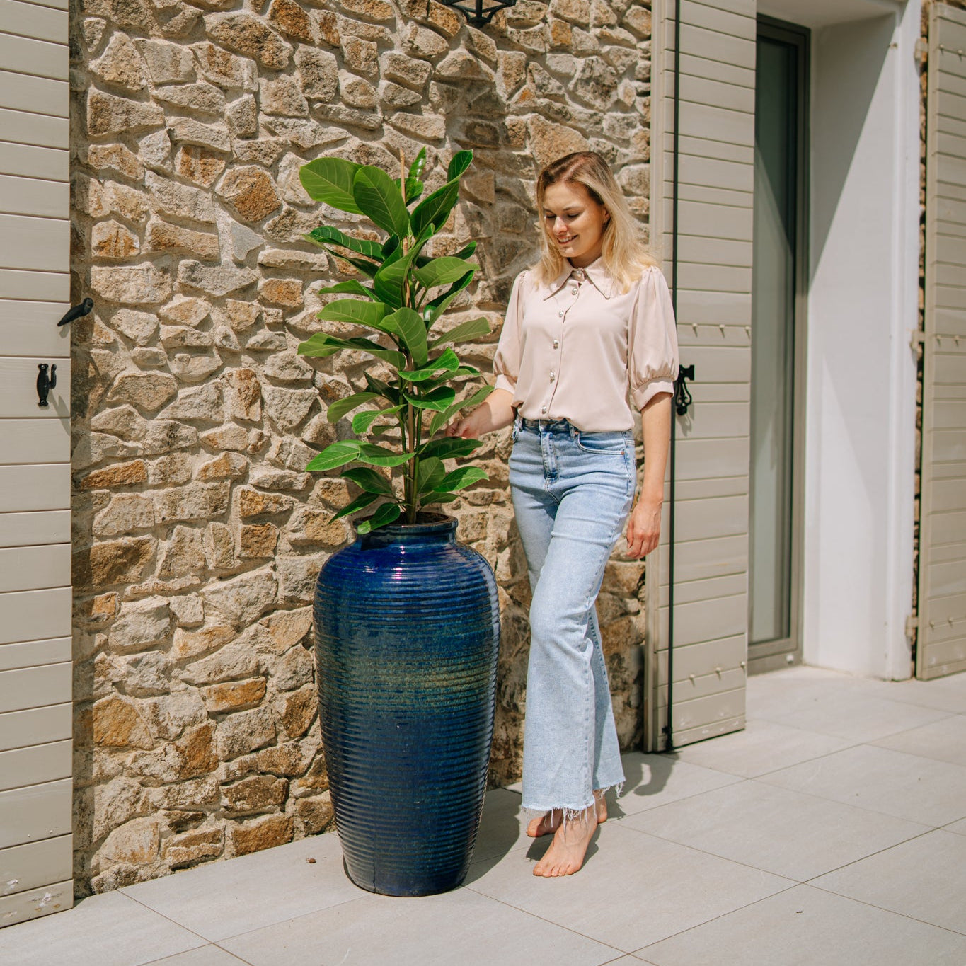 Ceramiczna doniczka Archimede z wzorem mrozu – morski błękit