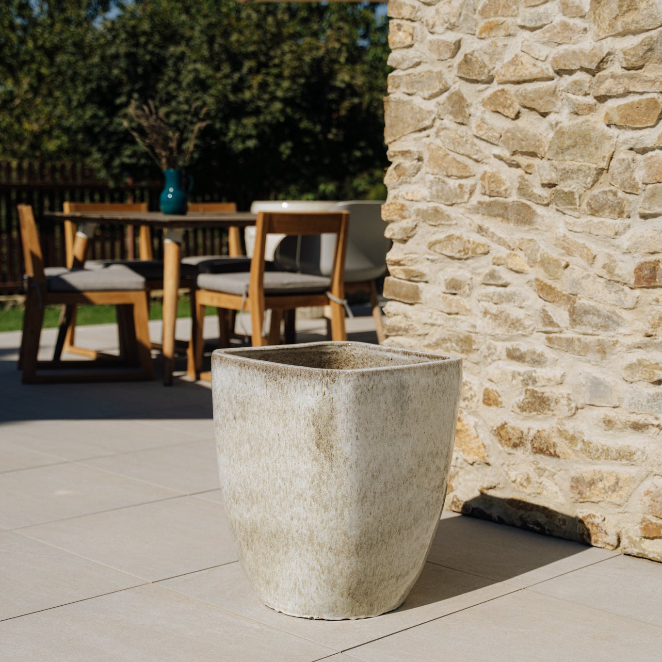 Ceramiczna doniczka VAUBAN - Tygrysi wzór biały - Provencelia.cz