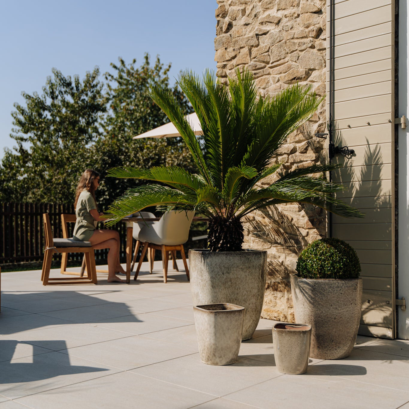 Provencelia doniczka VAUBAN Tygrowany biały – szkliwiona terakota, styl Anduze