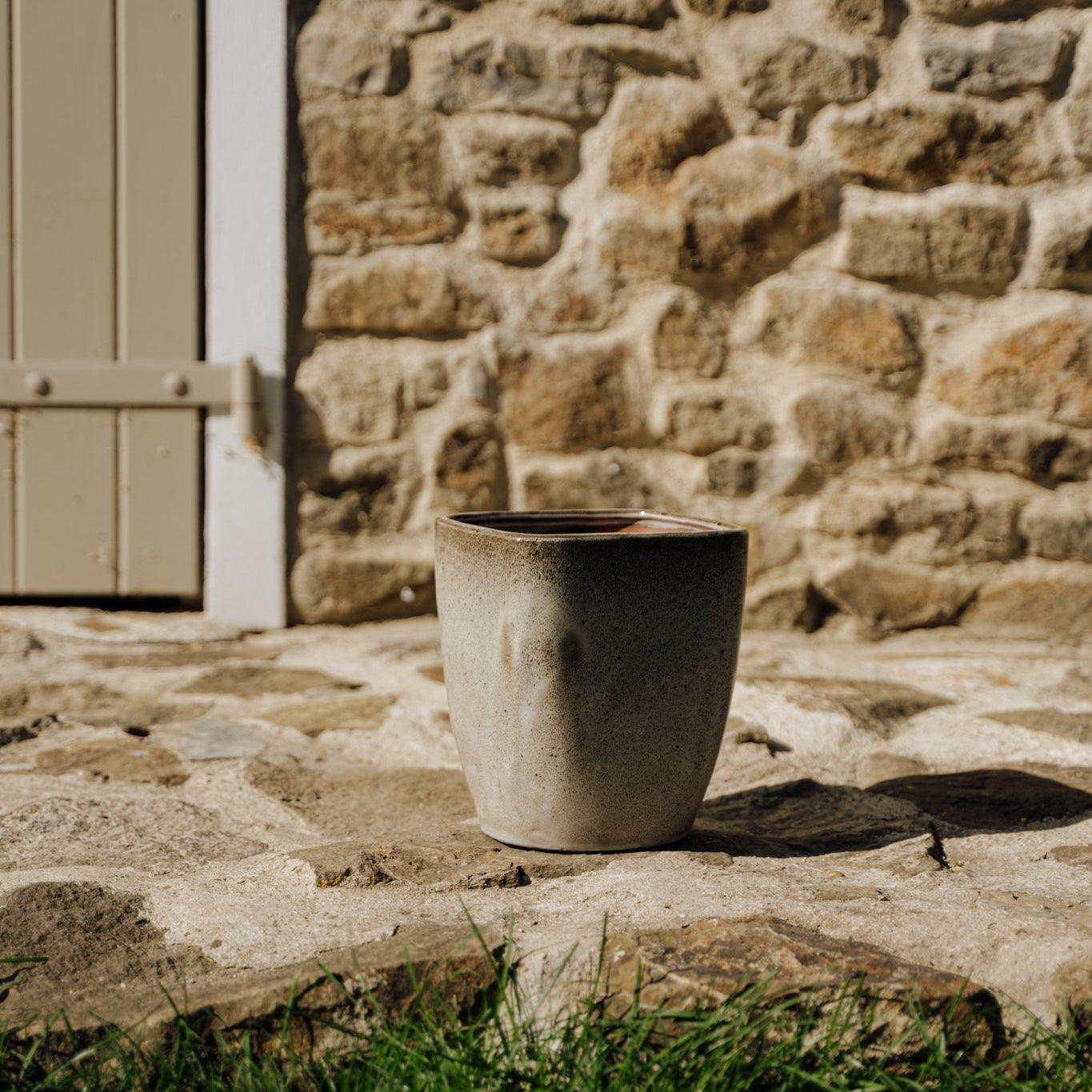 Ceramiczna doniczka VAUBAN - Tygrysi wzór biały - Provencelia.cz