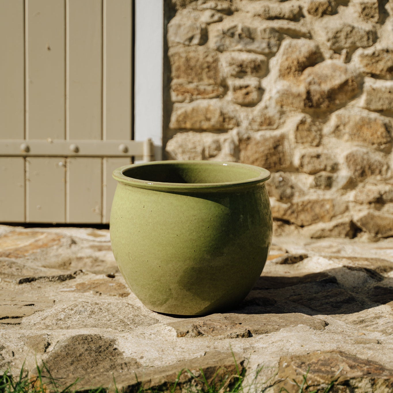 Ceramiczna doniczka Newton - Oliwkowa zieleń - Provencelia.cz