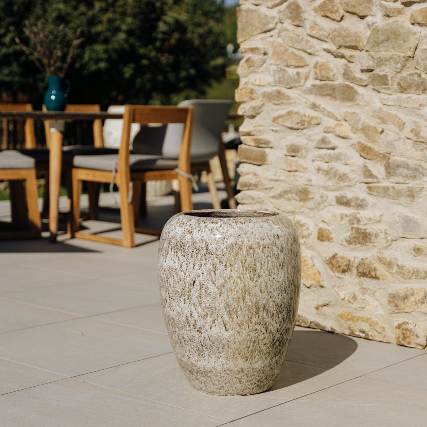 Ceramiczna doniczka Galiee - Biała w tygrysie wzory - Provencelia.cz