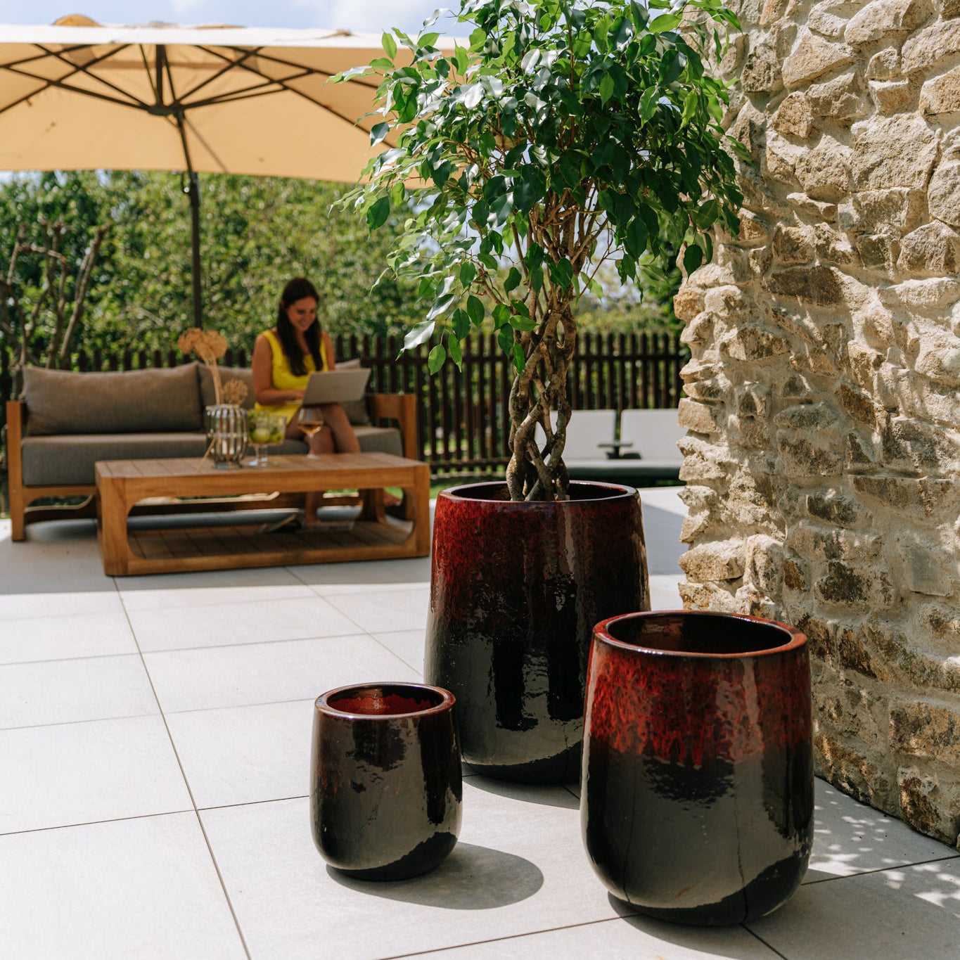 Doniczka ceramiczna Diane - czerwono-czarna