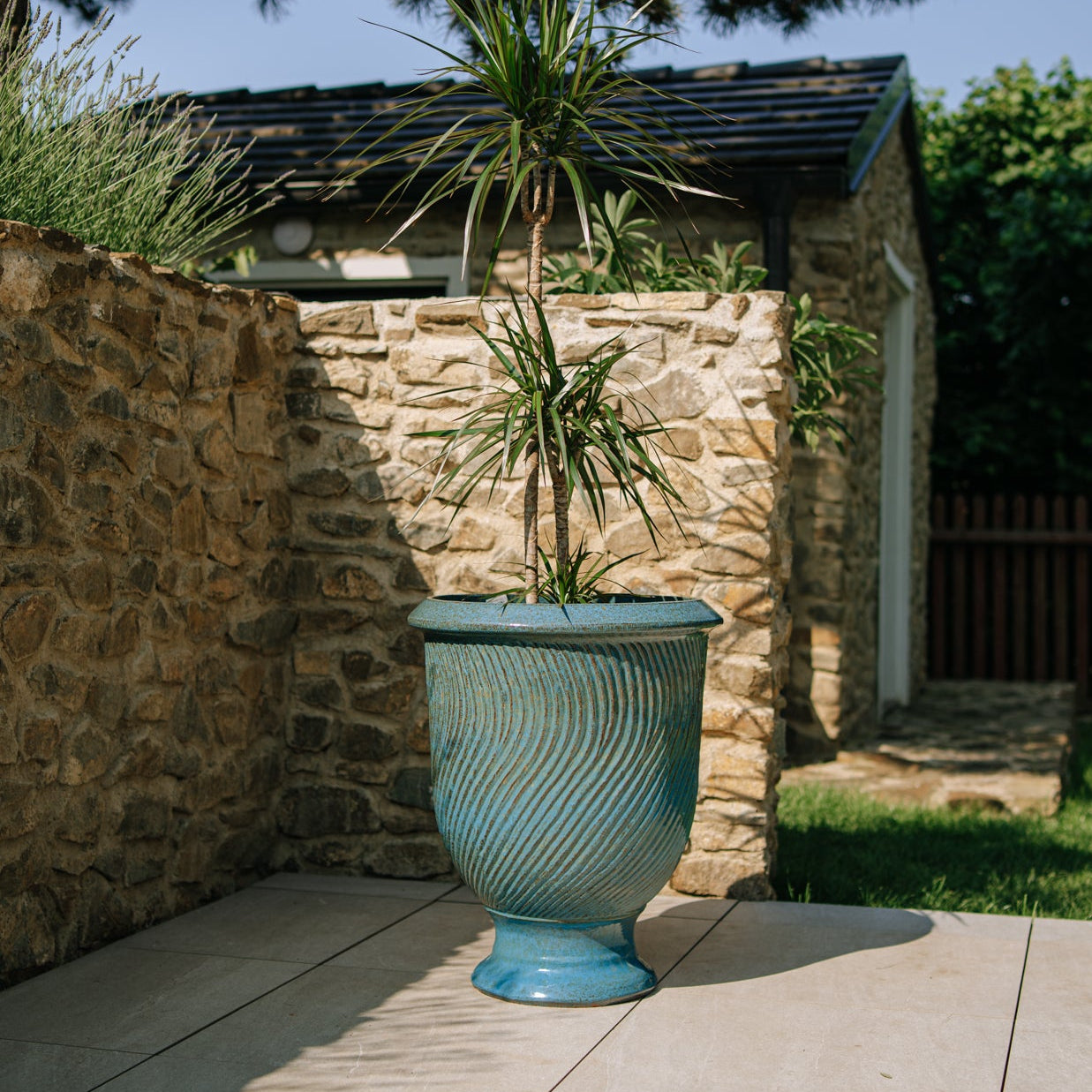 Doniczka ceramiczna MORGANE — ręcznie wykonywana, mrozoodporna | Provencelia