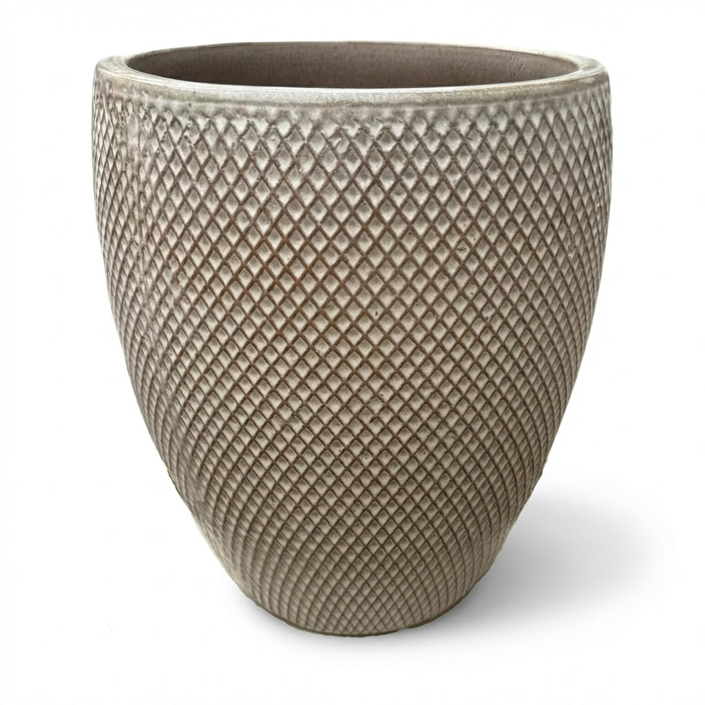 Glazovaný keramický květináč Signac - písková, detailní studiová produktová fotografie na čistě bílém pozadí.