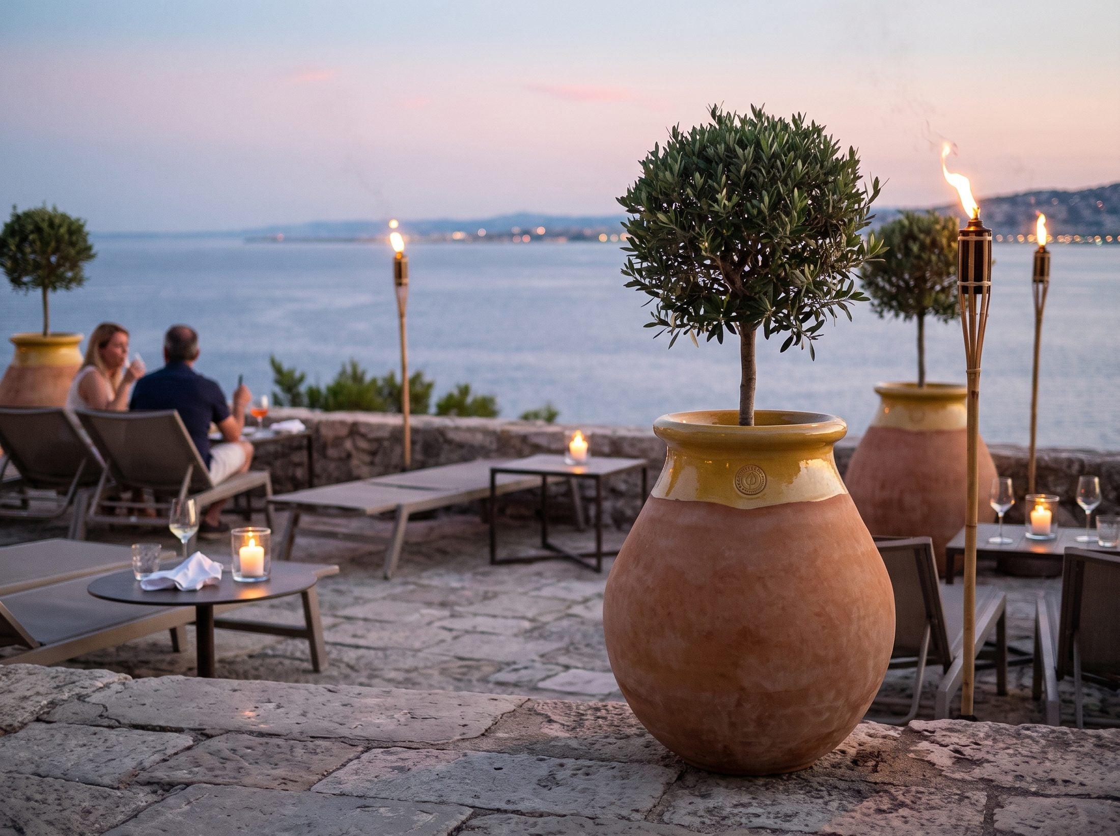 Bioty Made in Provence na wieczornym tarasie nad morzem
