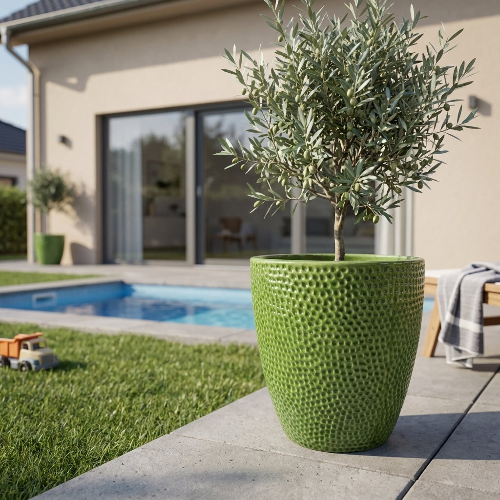 Jablečně zelený keramický květináč Cigaline ručně vyráběný z glazované terakoty